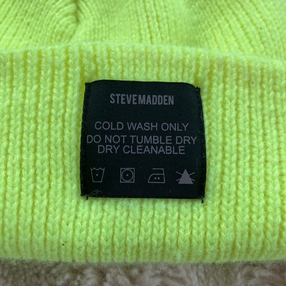 Steve Madden beanie - Picture 5 of 5